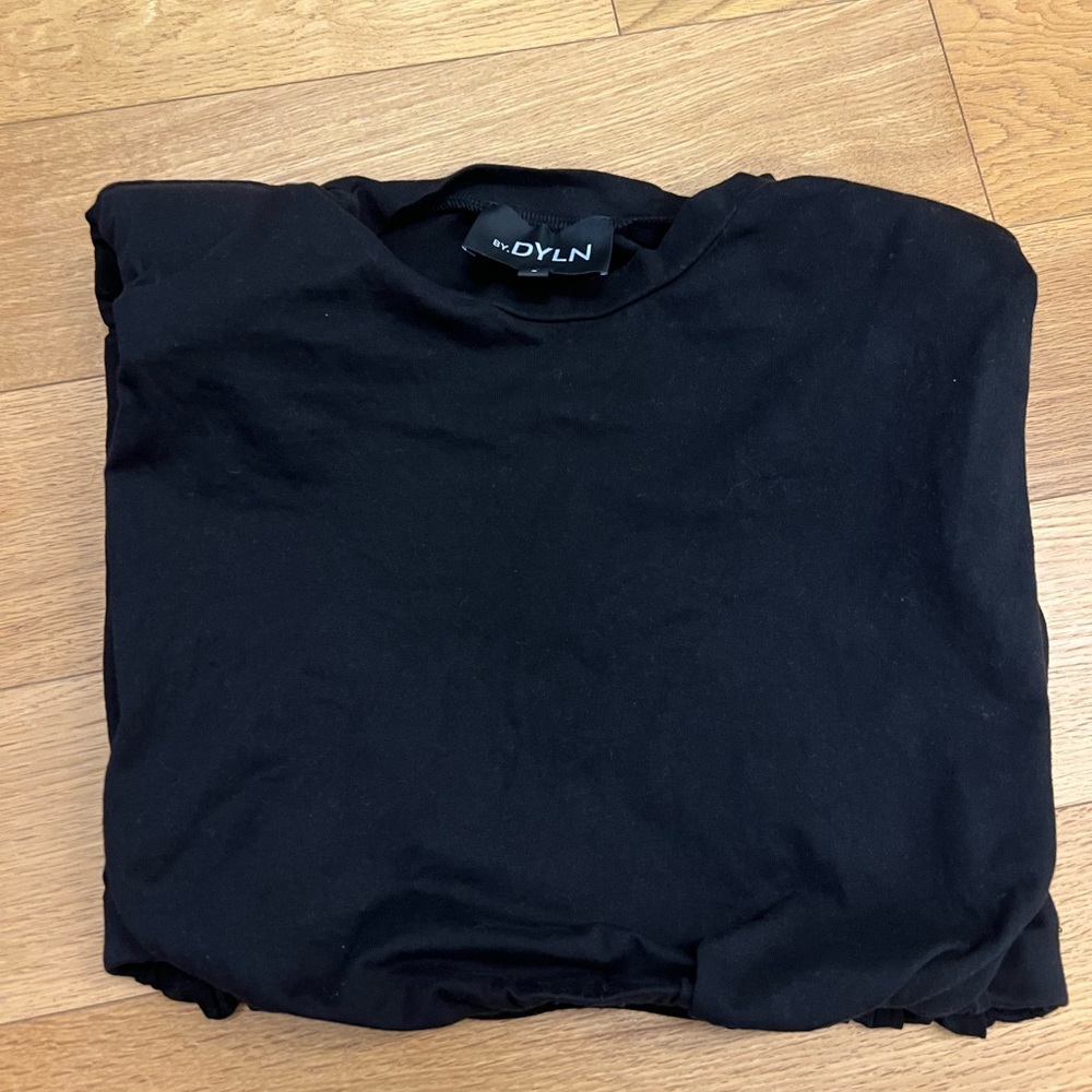 By.Dyln. Cropped t-shirt, shoulder pads. Black. Small.